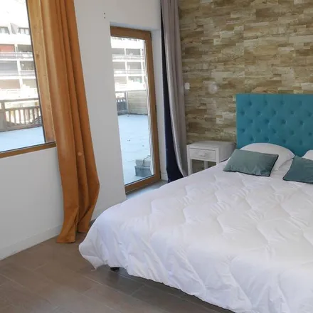 Rent this 4 bed apartment on 38860 Mont-de-Lans