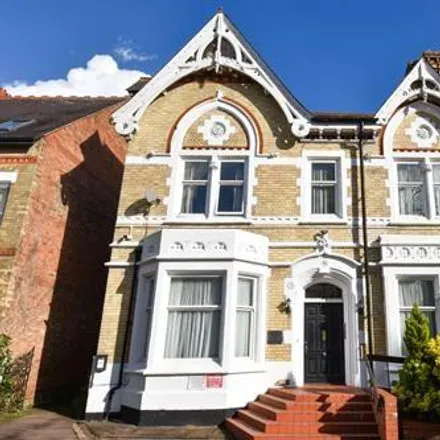 Rent this 2 bed apartment on Alexandra Road in Leicester, LE2 2BB