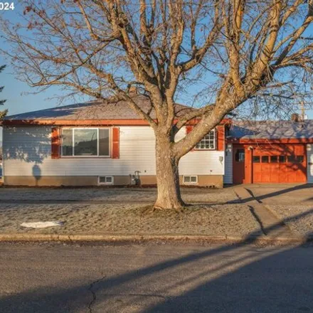 Buy this 2 bed house on 173 South Chatfield Avenue in Goldendale, WA 98620