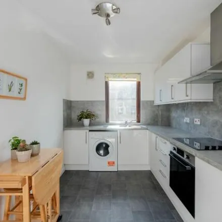 Image 2 - 27 West Bryson Road, City of Edinburgh, EH11 1BN, United Kingdom - Apartment for sale