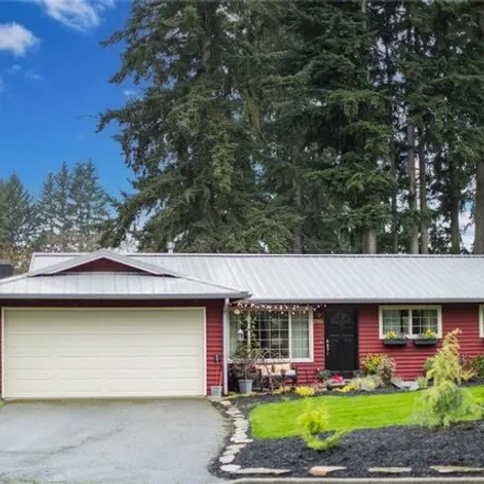 Buy this 3 bed house on 17011 142nd Place Northeast in King County, WA 98072