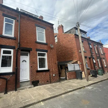 Buy this 2 bed townhouse on Harlech Avenue in Leeds, LS11 7DT
