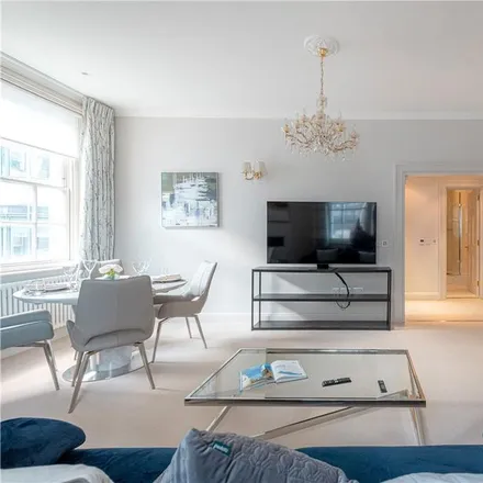 Rent this 2 bed apartment on 18 Curzon Street in London, W1J 7SX