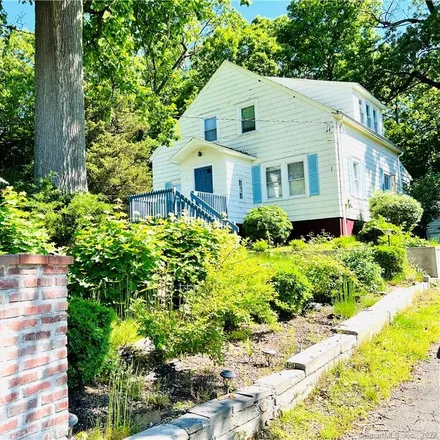 Buy this 3 bed house on 1000 Old Town Road in Trumbull, CT 06611
