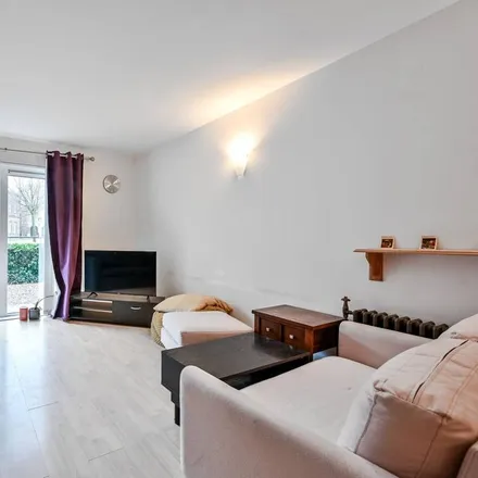 Rent this 2 bed apartment on Building 18 in Cartridge Place, London