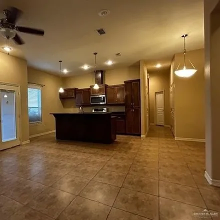 Image 3 - 2811 Mimosa Street, Mission, TX 78574, USA - Condo for sale