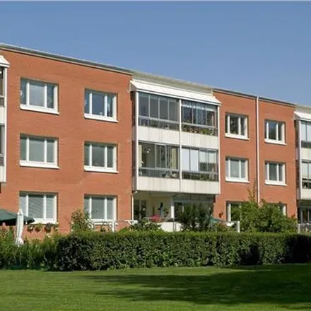 Rent this 2 bed apartment on Gymnasistgatan 19b in 214 58 Malmo, Sweden