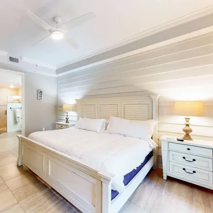 Rent this 3 bed condo on Bonita Springs