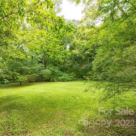 Image 9 - 932 4th Street Drive Northwest, Hickory, NC 28601, USA - House for sale