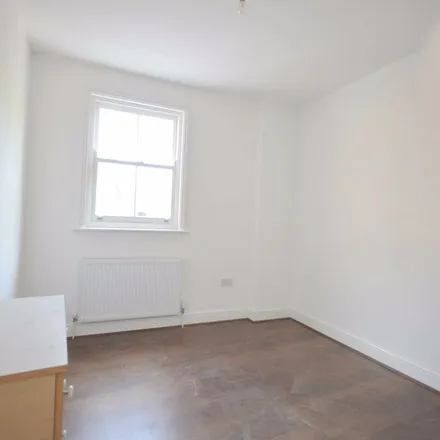 Image 4 - 93 New Road, St. George in the East, London, E1 1HH, United Kingdom - Apartment for rent
