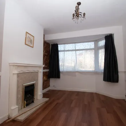 Rent this 3 bed duplex on Headley Road in Braunstone Town, LE3 2PR