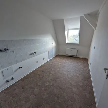 Rent this 2 bed apartment on Huttenstraße 53 in 06110 Halle (Saale), Germany