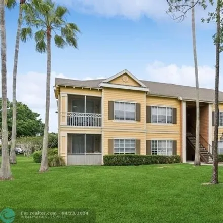 Buy this 3 bed condo on 5037 Wellington Park Circle in Orlando, FL 32839