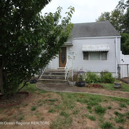 Image 2 - 81 7th Street, Belford, Middletown Township, NJ 07718, USA - House for sale