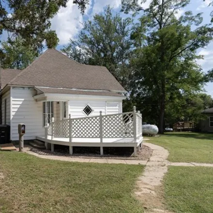 Image 1 - 135 Bloomington Street, Bevier, Macon County, MO 63532, USA - House for sale