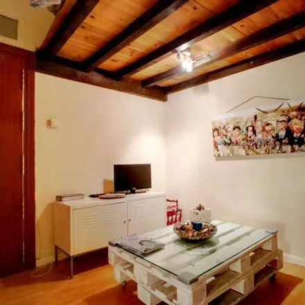 Image 4 - Tarimas Flotantes, Ronda de Segovia, 2, 28005 Madrid, Spain - Apartment for rent