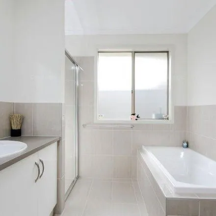 Rent this 3 bed apartment on 18B Kitto Crescent in Aldinga Beach SA 5173, Australia