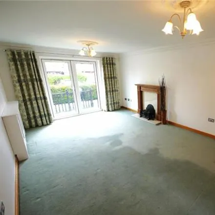 Image 2 - The Chequers, Rayleigh Road, Hutton, CM13 1PJ, United Kingdom - Room for rent