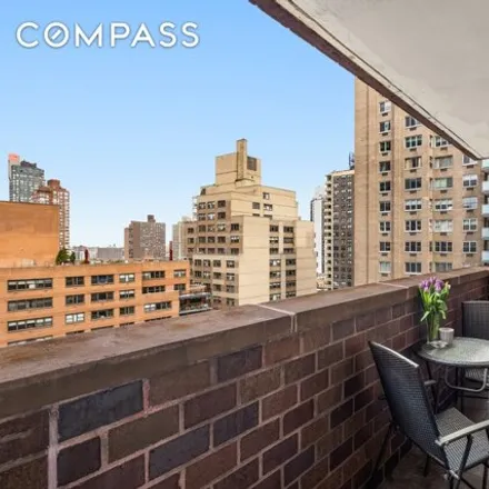 Image 9 - 233 East 86th Street, New York, NY 10028, USA - Condo for sale