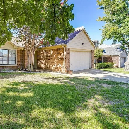 Buy this 3 bed house on 617 Valley Mills Drive in Arlington, TX 76018