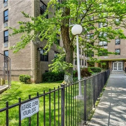 Buy this studio apartment on 1966 Newbold Avenue in New York, NY 10472