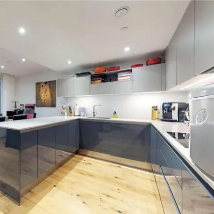Buy this 3 bed apartment on Munkenbeck Building in 5 Hermitage Street, London