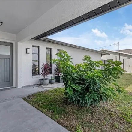 Image 6 - 1322 SE 35th Ter, Cape Coral, Florida, 33904 - House for sale