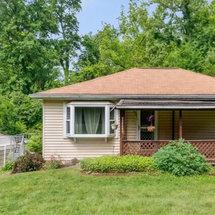 Buy this 3 bed house on Honey-Hill Lane in Glen Este, Union Township