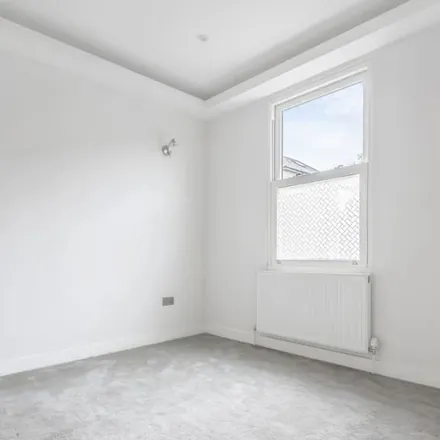 Rent this 4 bed apartment on 63 Abdale Road in London, W12 7ES