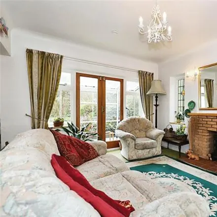Image 5 - Mount Rd / Sandringham Rd, Mount Road, Goldthorn Hill, WV4 5RS, United Kingdom - House for sale