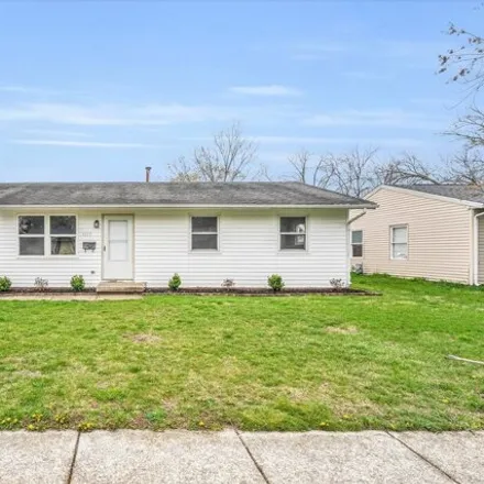 Buy this 3 bed house on 1169 Austin Drive in Urbana, IL 61802