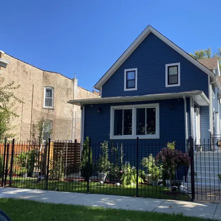 Rent this studio house on Beat 2531 in 843 North Parkside Avenue, Chicago