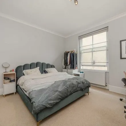 Rent this 2 bed apartment on 17 Holland Park Gardens in London, W14 8DY