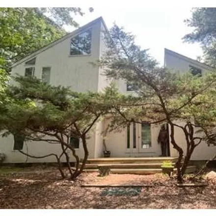 Buy this 3 bed house on 12 North Woods Lane in Northwest Harbor, East Hampton