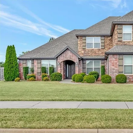 Buy this 5 bed house on 1709 West Gilligan Avenue in Rogers, AR 72758