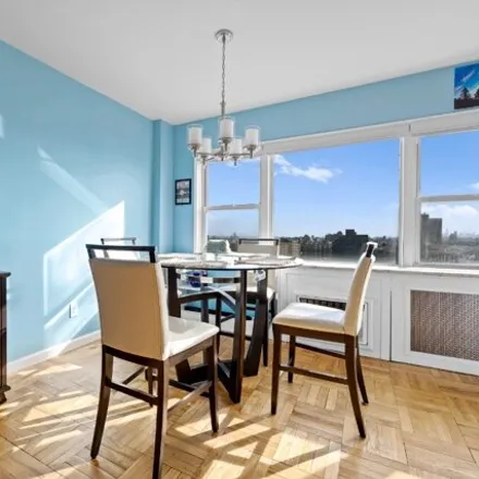 Image 2 - 3131 Grand Concourse, New York, NY 10468, USA - Apartment for sale