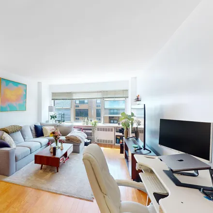 Image 3 - #6C, 311 East 71st Street, Lenox Hill, Manhattan, New York - Apartment for sale