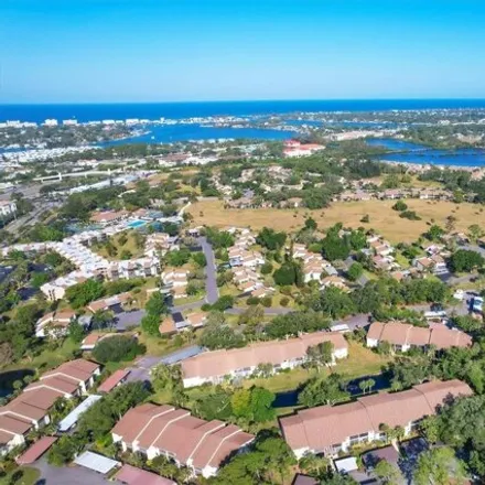 Buy this 2 bed condo on 759 Bird Bay Drive East in Venice, FL 34285