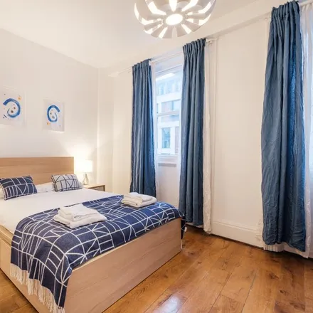 Rent this 1 bed apartment on American Apparel in 142-144 Oxford Street, East Marylebone