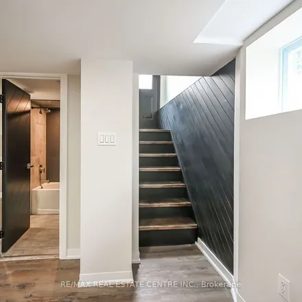Image 5 - 45 Mahony Avenue, Hamilton, ON L8H 5X9, Canada - Apartment for rent