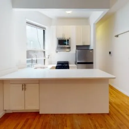 Rent this 5 bed apartment on #5e,324 East 90th Street in Yorkville, New York