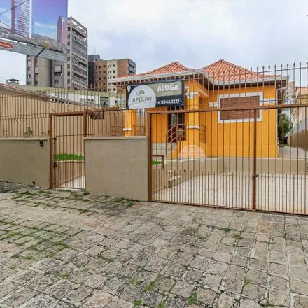 Rent this studio house on Alameda Augusto Stellfeld 1716 in Bigorrilho, Curitiba - PR