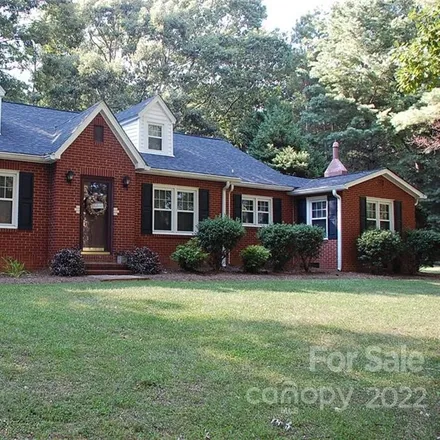 Image 1 - 200 Long Street, Oakboro, Stanly County, NC 28129, USA - House for sale