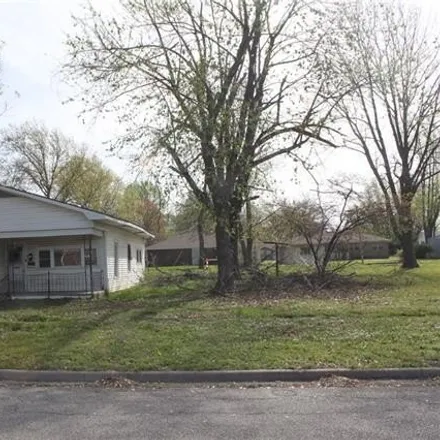 Buy this 2 bed house on unnamed road in Baxter Springs, KS 66713