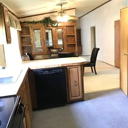 Image 5 - 49922 Deer Run Drive, Shelby Charter Township, MI 48315, USA - Apartment for sale