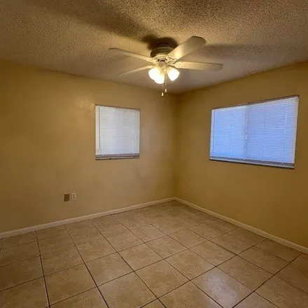 Image 7 - 213 Southwest 37th Terrace, Cape Coral, FL 33914, USA - House for rent