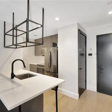 Image 7 - 458 East 25th Street, New York, NY 11226, USA - Condo for rent