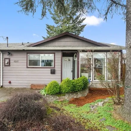 Buy this 4 bed house on 4841 Southeast 84th Avenue in Portland, OR 97266