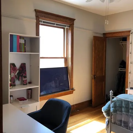 Rent this 2 bed apartment on 3707 North Magnolia Avenue in Chicago, IL 60613