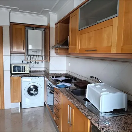 Rent this 2 bed apartment on Rua dos Girassóis in 2660-315 Loures, Portugal
